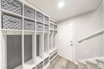 970 E 2050 S, Bountiful, UT 84010 - Photo 16