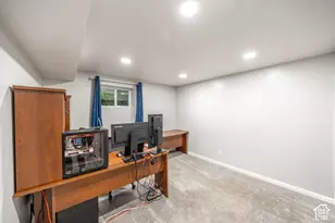 970 E 2050 S, Bountiful, UT 84010 - Photo 22