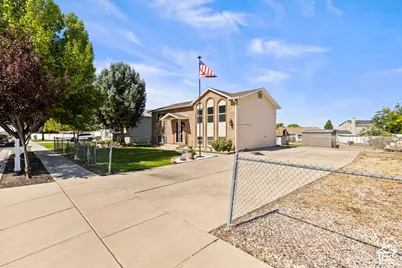 5051 Midland Dr, Roy, UT 84067 - Photo 4