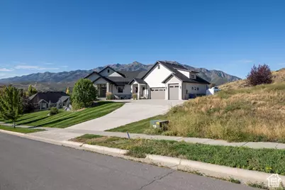 6127 N Lariat Ln, Mountain Green, UT 84050 - Photo 2