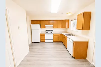 1100 E 1525 S #104, Clearfield, UT 84015 - Photo 2