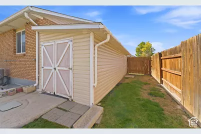 7061 S 2980 W, West Jordan, UT 84084 - Photo 12