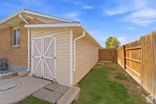 7061 S 2980 W, West Jordan, UT 84084 - Photo 12