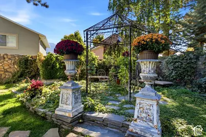 255 W 100 S, Orem, UT 84058 - Photo 30