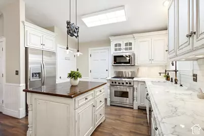255 W 100 S, Orem, UT 84058 - Photo 8