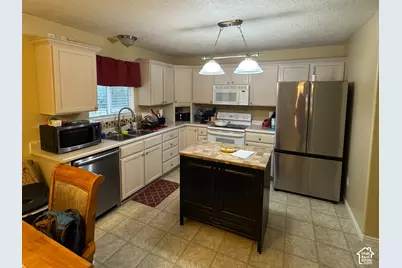 7598 N Park St, Eagle Mountain, UT 84005 - Photo 6