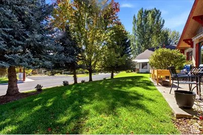 1310 N Montreux Ct, Midway, UT 84049 - Photo 16