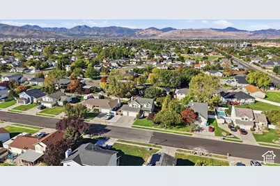 11846 S 3200 W, Riverton, UT 84065 - Photo 4