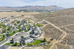 2104 E Weeping Cherry Ln, Eagle Mountain, UT 84005 - Photo 36