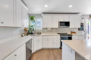 2104 E Weeping Cherry Ln, Eagle Mountain, UT 84005 - Photo 12