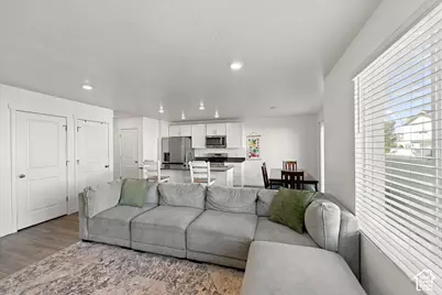 1108 E Dogwatch Dr, Saratoga Springs, UT 84045 - Photo 20