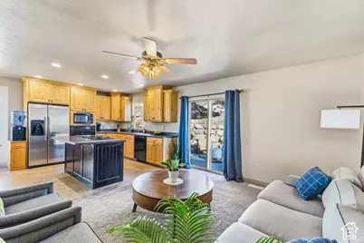 8620 W Equinox Cir, Copperton, UT 84006 - Photo 12