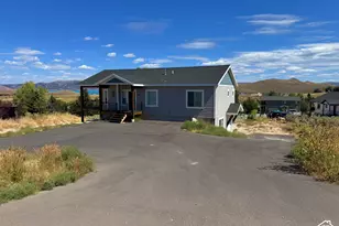 2582 Country Club Way, Garden City, UT 84028 - Photo 2