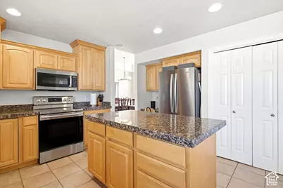 12141 S Winter Wheat Cir, Riverton, UT 84096 - Photo 16