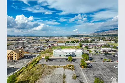 2297 N Main St, North Logan, UT 84341 - Photo 30
