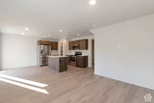 801 W Lone Pine Ln, Mapleton, UT 84664 - Photo 4