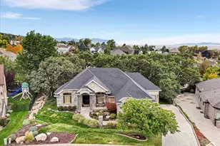 2922 S Foss Cir E, Bountiful, UT 84010 - Photo 2
