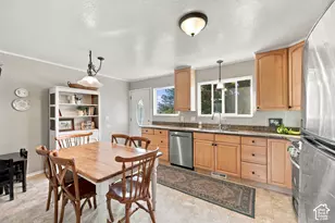2005 W 11970 S, Riverton, UT 84065 - Photo 8