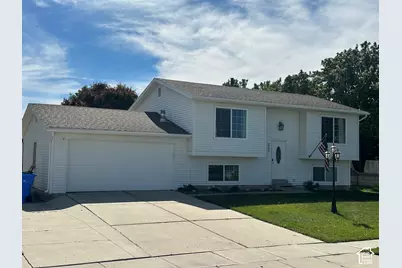 2005 W 11970 S, Riverton, UT 84065 - Photo 2