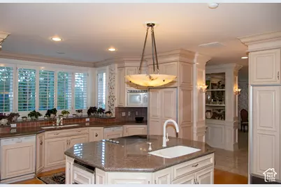 2864 E Kennedy Dr S, Salt Lake City, UT 84108 - Photo 18