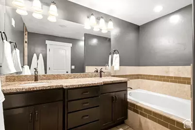 6864 W Ivie Farms Dr, Herriman, UT 84096 - Photo 20