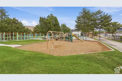 537 N Bright Ct W, Salt Lake City, UT 84116 - Photo 20