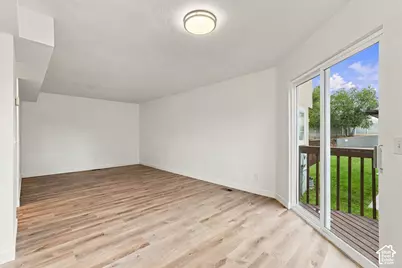 537 N Bright Ct W, Salt Lake City, UT 84116 - Photo 12