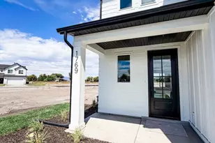 617 W 760 N, Tremonton, UT 84337 - Photo 2