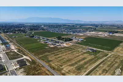 762 N 400 W, Smithfield, UT 84335 - Photo 8