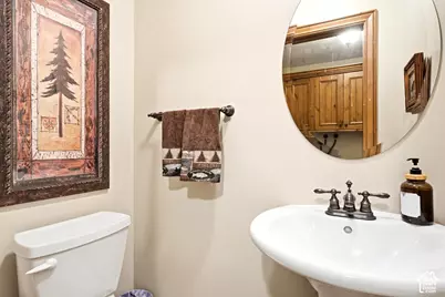 9632 S Eastdell Dr, Sandy, UT 84092 - Photo 10