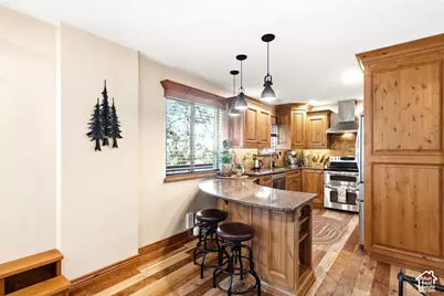 9632 S Eastdell Dr, Sandy, UT 84092 - Photo 8