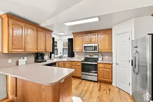 5221 W Elk Horn Peak Dr S, Riverton, UT 84096 - Photo 4