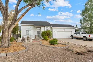 863 W Sundown Ln, Tooele, UT 84074 - Photo 1