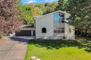 2554 E Woodland Dr S, Uintah, UT 84403 - Photo 4