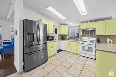 3372 S Mockingbird Way W, West Valley, UT 84119 - Photo 6