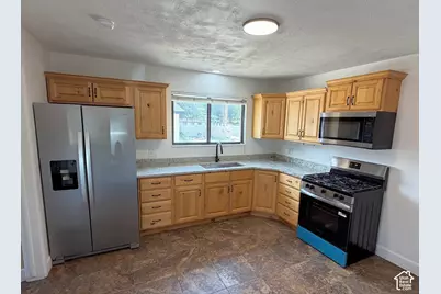 8395 W Herzog Ave, Magna, UT 84044 - Photo 4