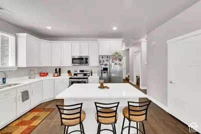 7082 W Oromia View Dr, West Valley, UT 84128 - Photo 4