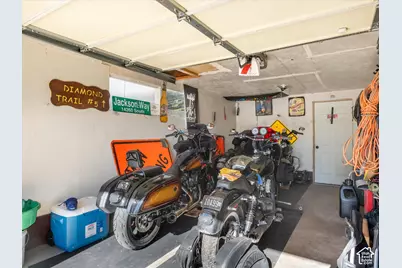 4581 S 150 W, Washington Terrace, UT 84405 - Photo 12