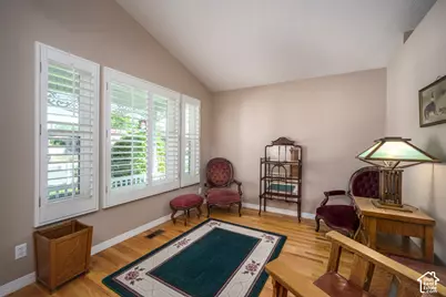260 E Ashbrook Cir, Midvale, UT 84047 - Photo 6
