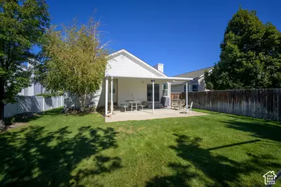 260 E Ashbrook Cir, Midvale, UT 84047 - Photo 2