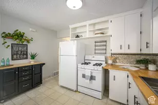 369 E Oakland Ave S, Salt Lake City, UT 84115 - Photo 14