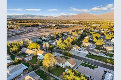 9136 S Teton Estates Dr W, West Jordan, UT 84088 - Photo 6