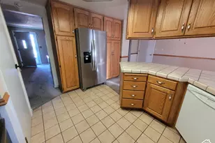 2446 E Sundown Ave S, Cottonwood Heights, UT 84121 - Photo 6