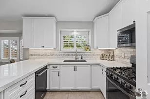 5709 S 2200 W, Roy, UT 84067 - Photo 10