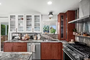5402 S Edgewood Dr, Holladay, UT 84117 - Photo 4