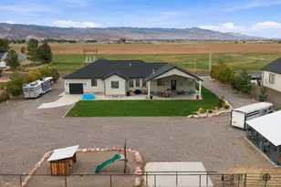 244 E Sevier River Rd, Central Valley, UT 84754 - Photo 4