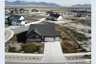 635 S Chan Dr E, Grantsville, UT 84029 - Photo 32