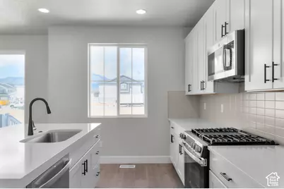 6759 N Desert Crk, Eagle Mountain, UT 84005 - Photo 10