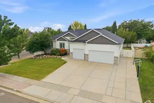 2194 S 175 E, Kaysville, UT 84037 - Photo 2