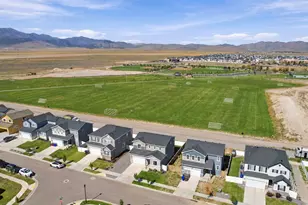 1333 E Wilbur Ln N, Eagle Mountain, UT 84005 - Photo 44